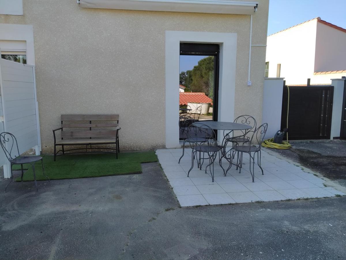 Logement Entre Mer Et Montagne Roujan Exterior foto